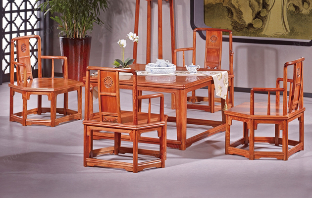 中式古典红木家具的选购方法及保养技巧