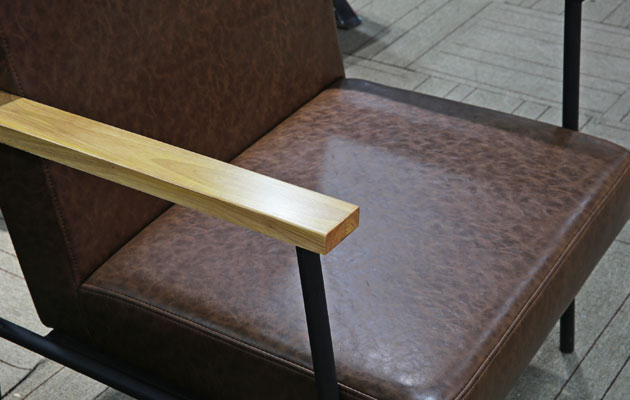 诺紫办公沙发香河旗舰店批发厂家告诉您皮质布艺钢架沙发破洞的修补方法