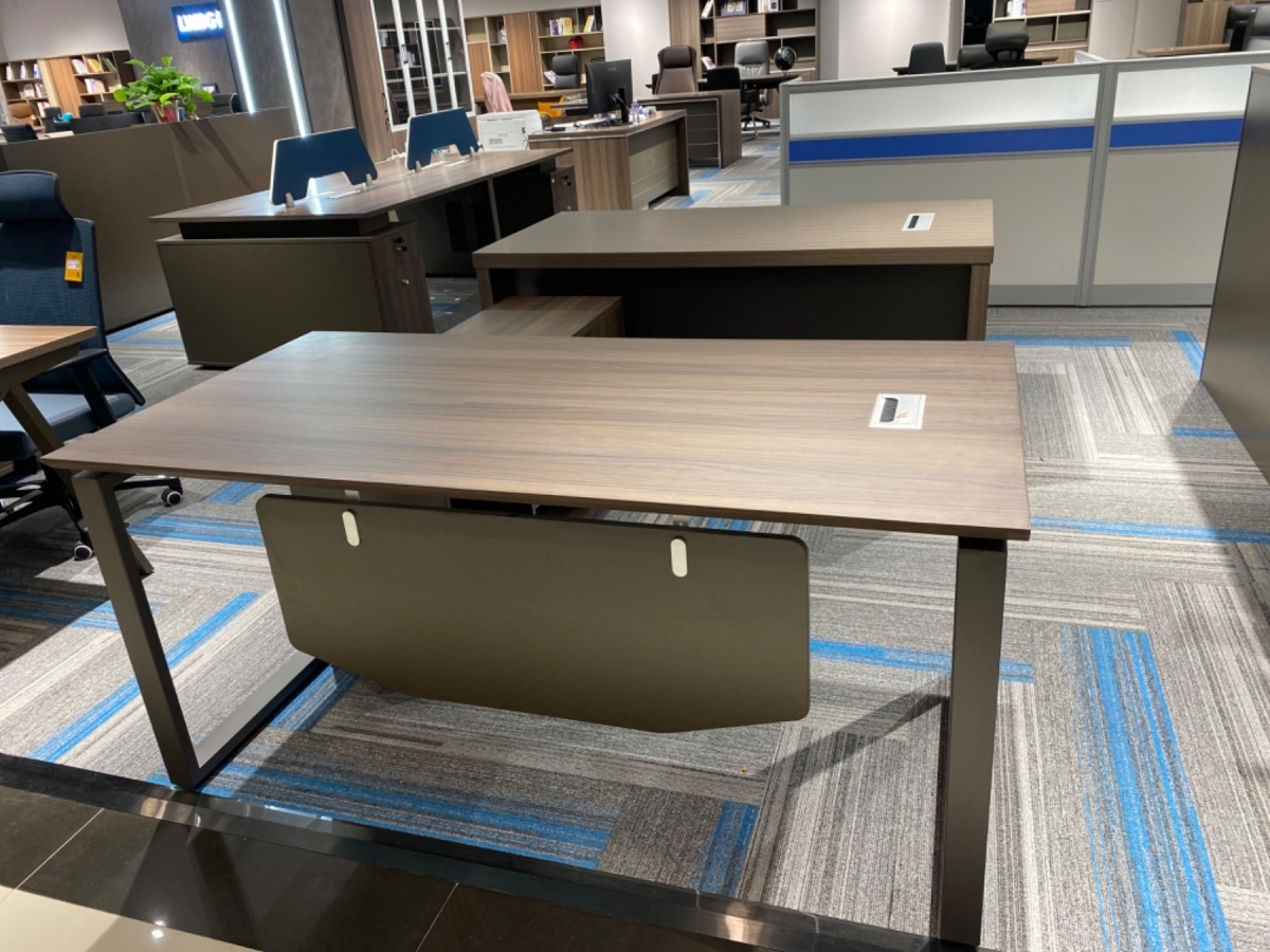 檀木色1.6/1.8米经理台