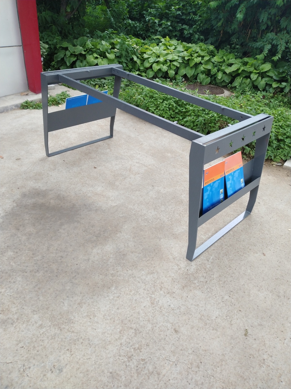 斜铁板书斗桌架