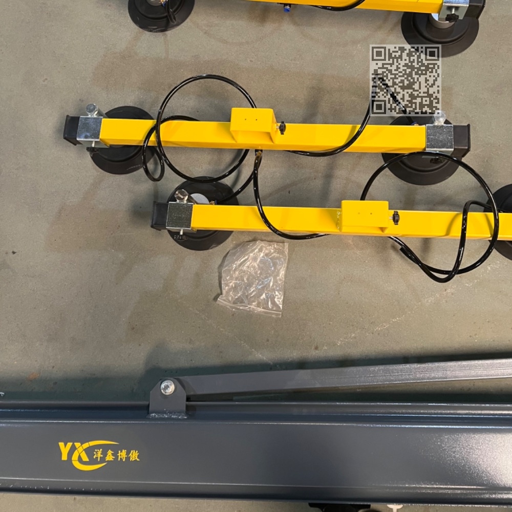 气动摇臂上料机是公司自主研发的一款应用于激光切割机板材上料的
