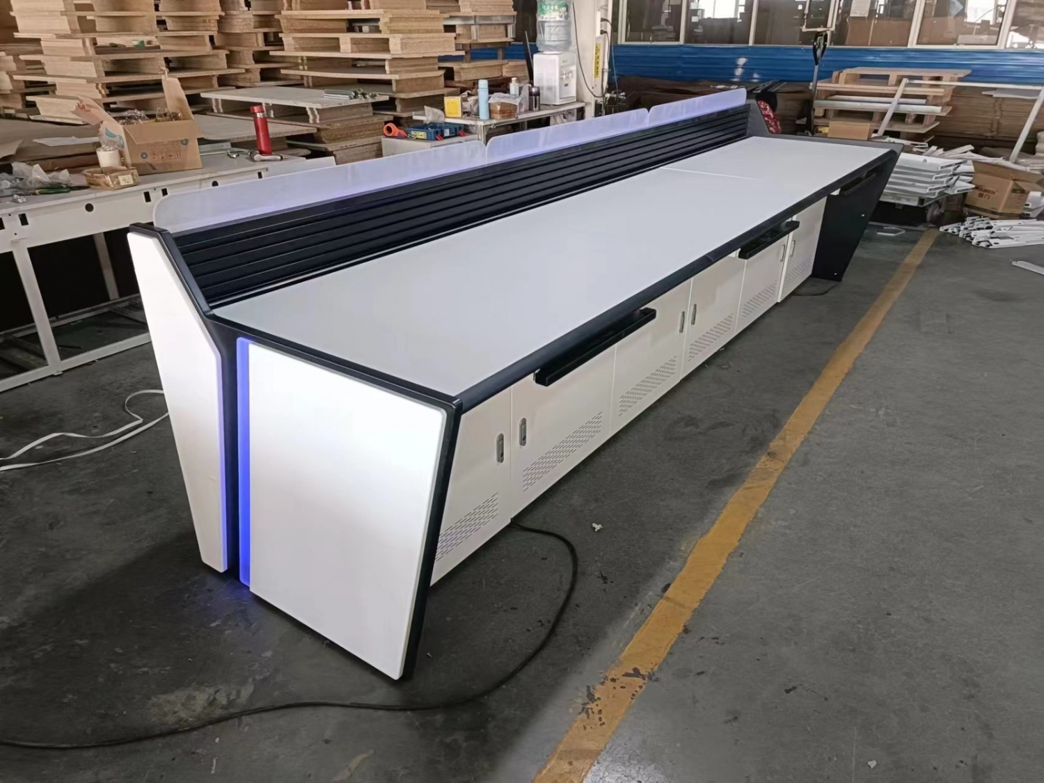定制操作台11