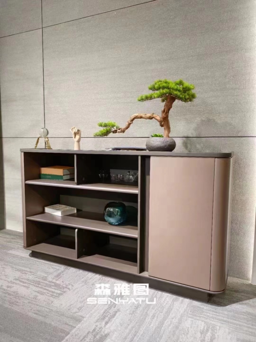 胶板板台121