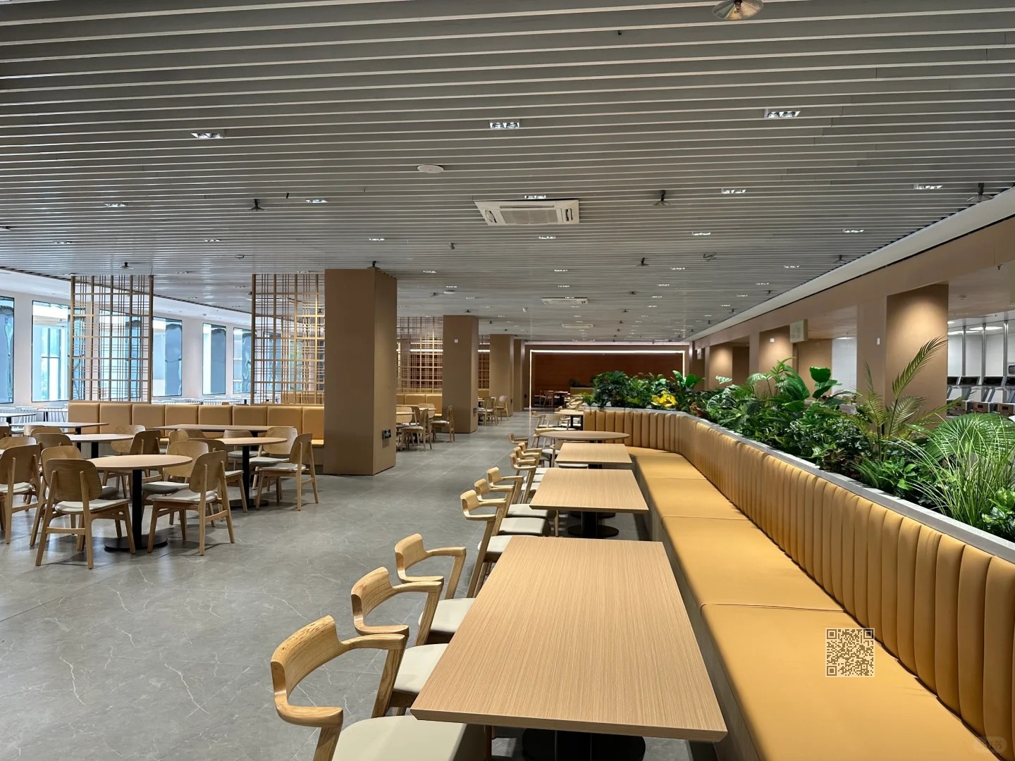 食堂钢木餐桌椅
