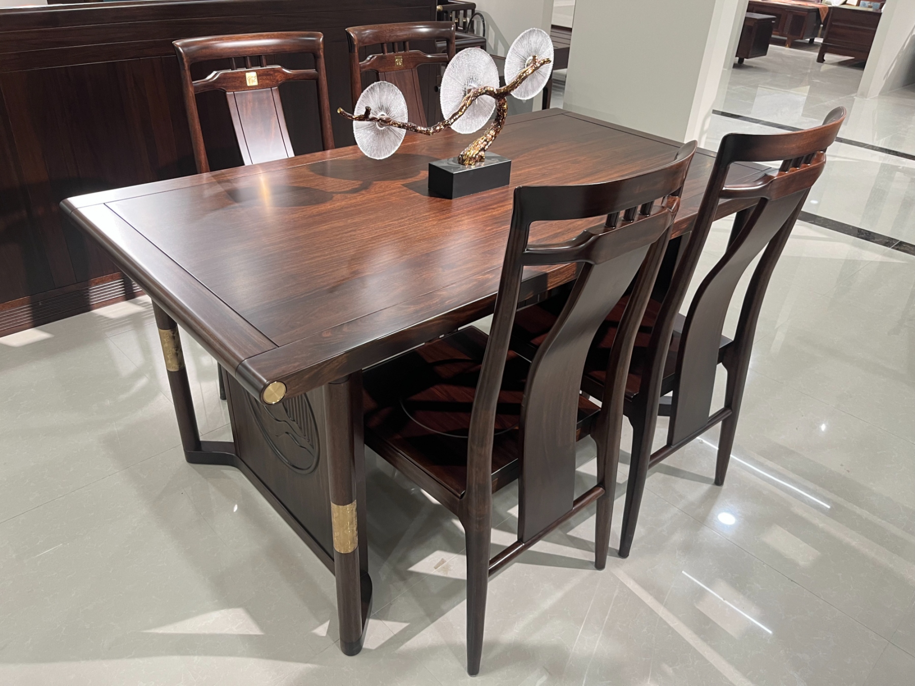 2330长餐桌1.6米配4椅（6椅）