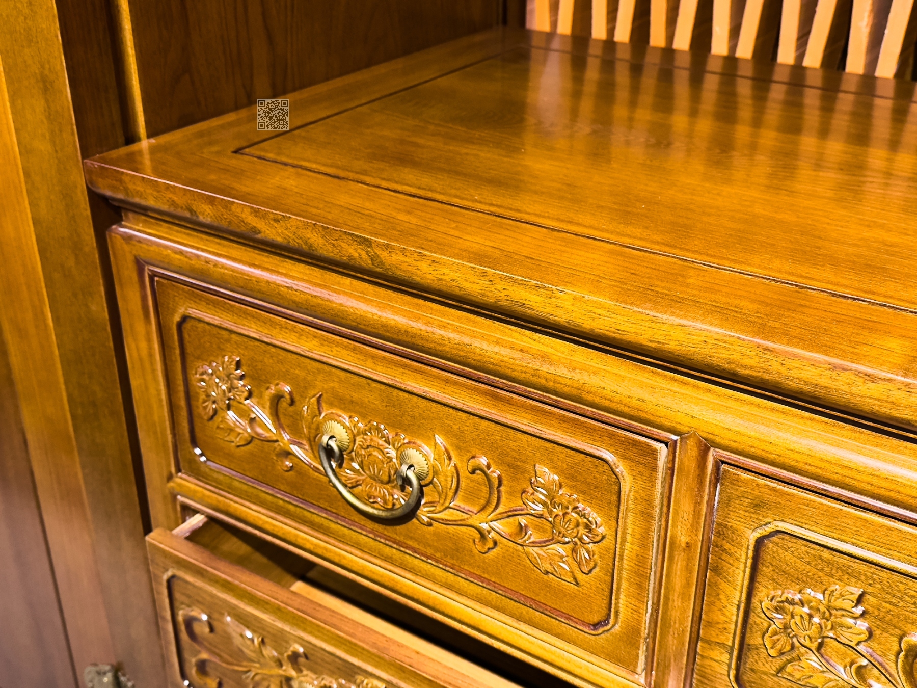 榆木雕花五斗柜