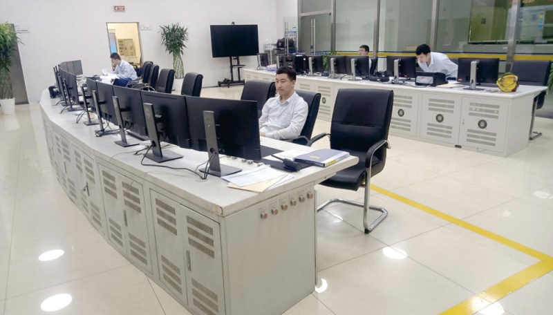 北京华电热电公司监控室项目<LED显示屏+理石面监控台>