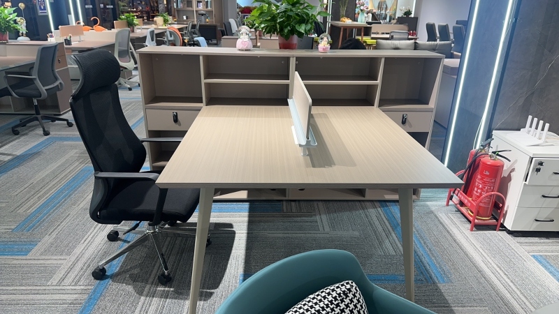 开放式员工位35