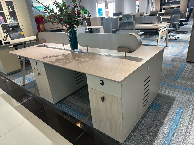 开放式员工位48
