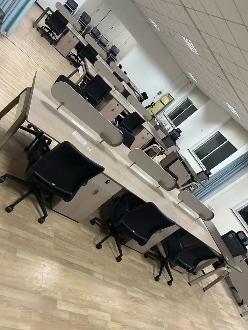 开放式员工位54