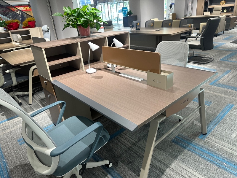 开放式员工位81