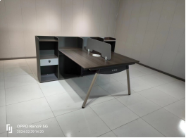 开放式员工位82