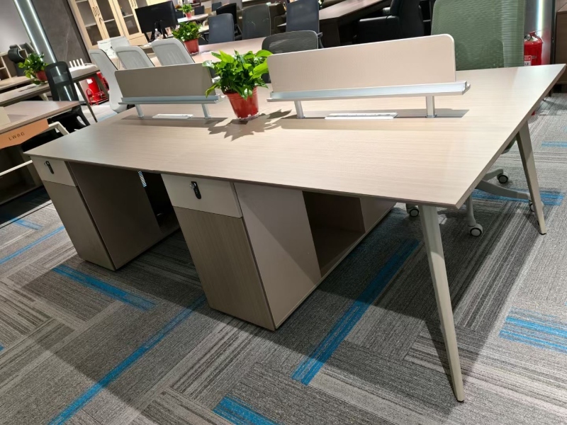 开放式员工位83