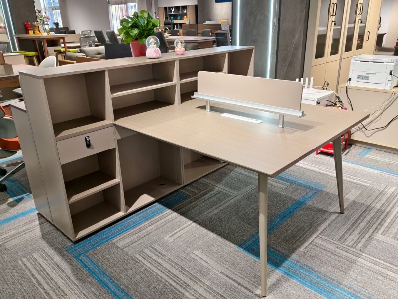 开放式员工位84