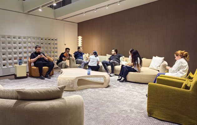 吾道软体家具厂家小户型极简布艺双人床有哪些优点 高端软体家具定制商