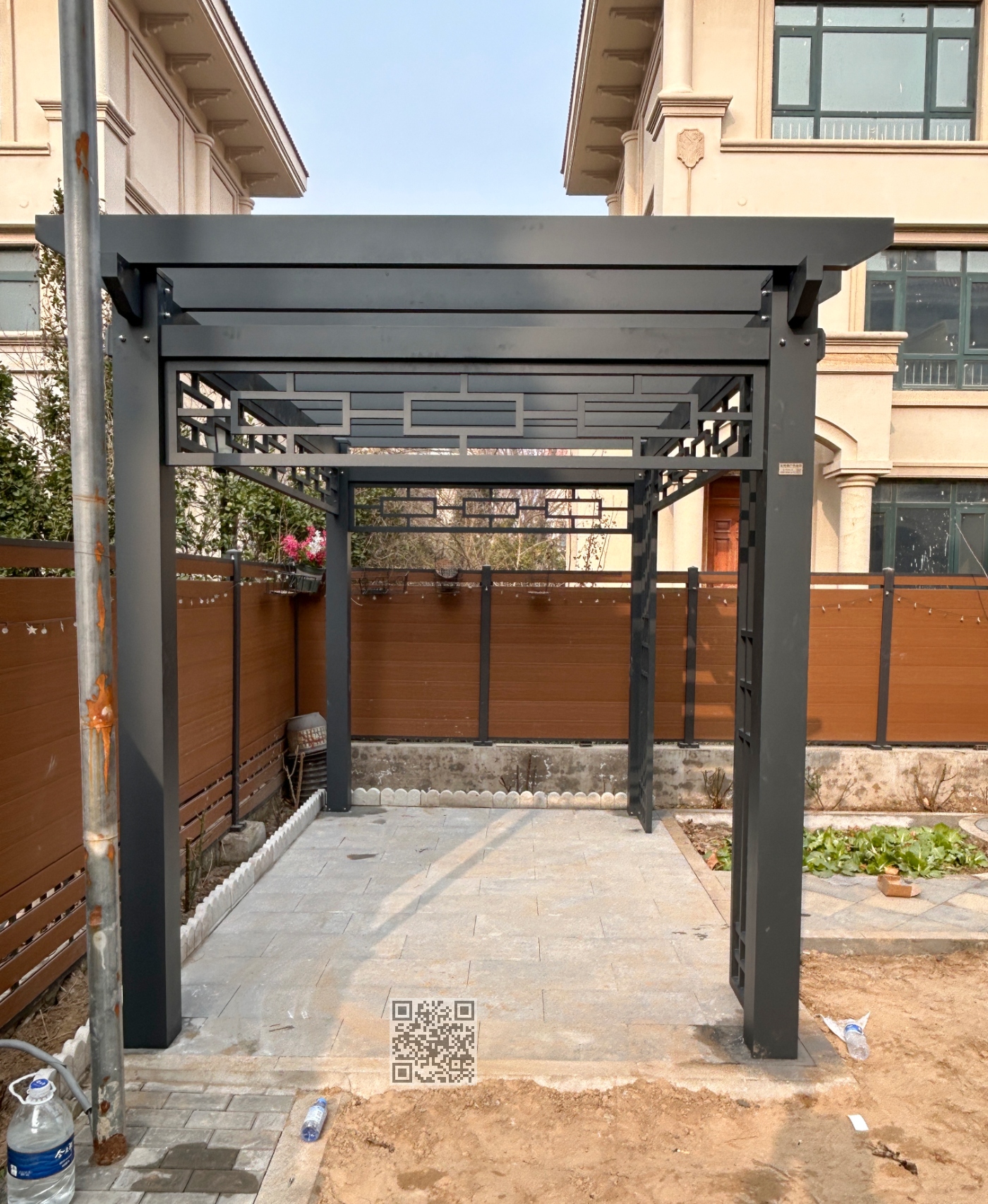 灰色铝合金葡萄架