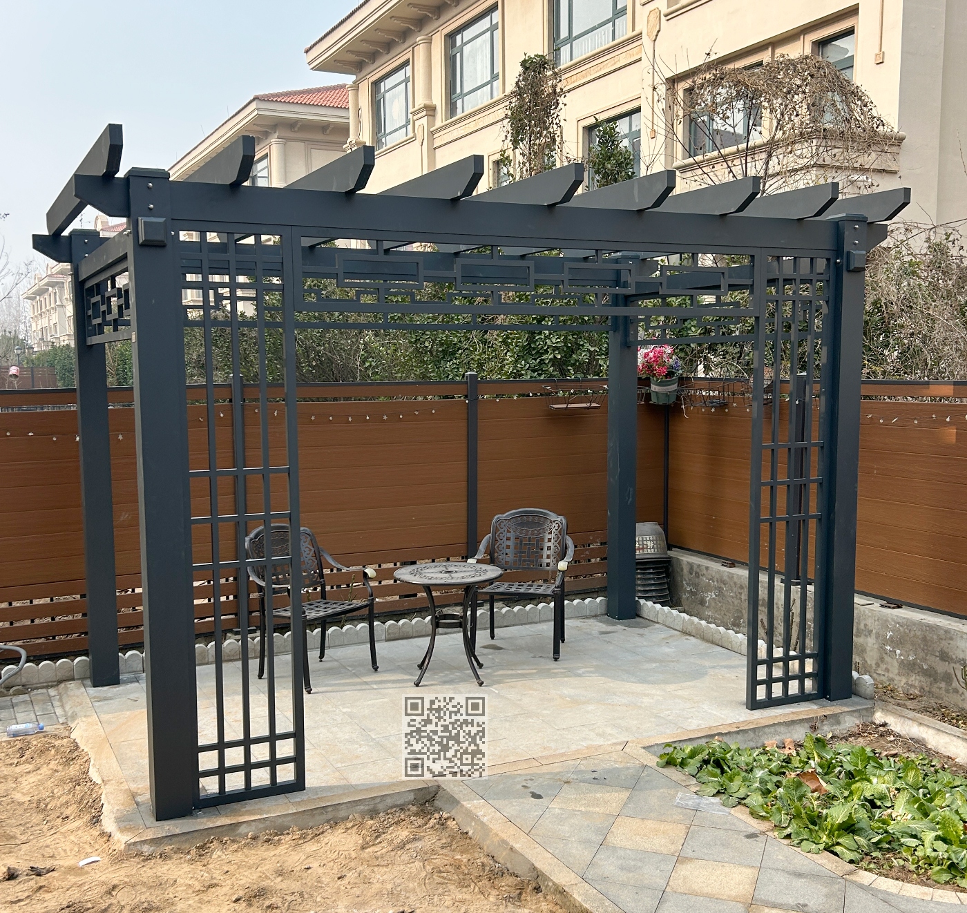 灰色铝合金葡萄架