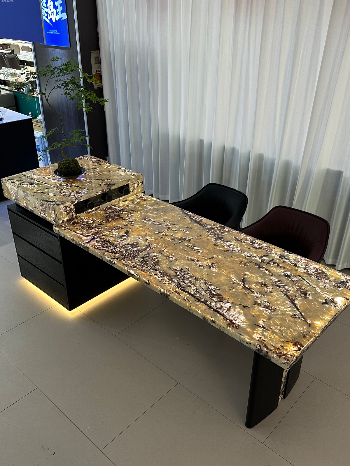 L26岛台（金枝玉叶天然发光奢石）